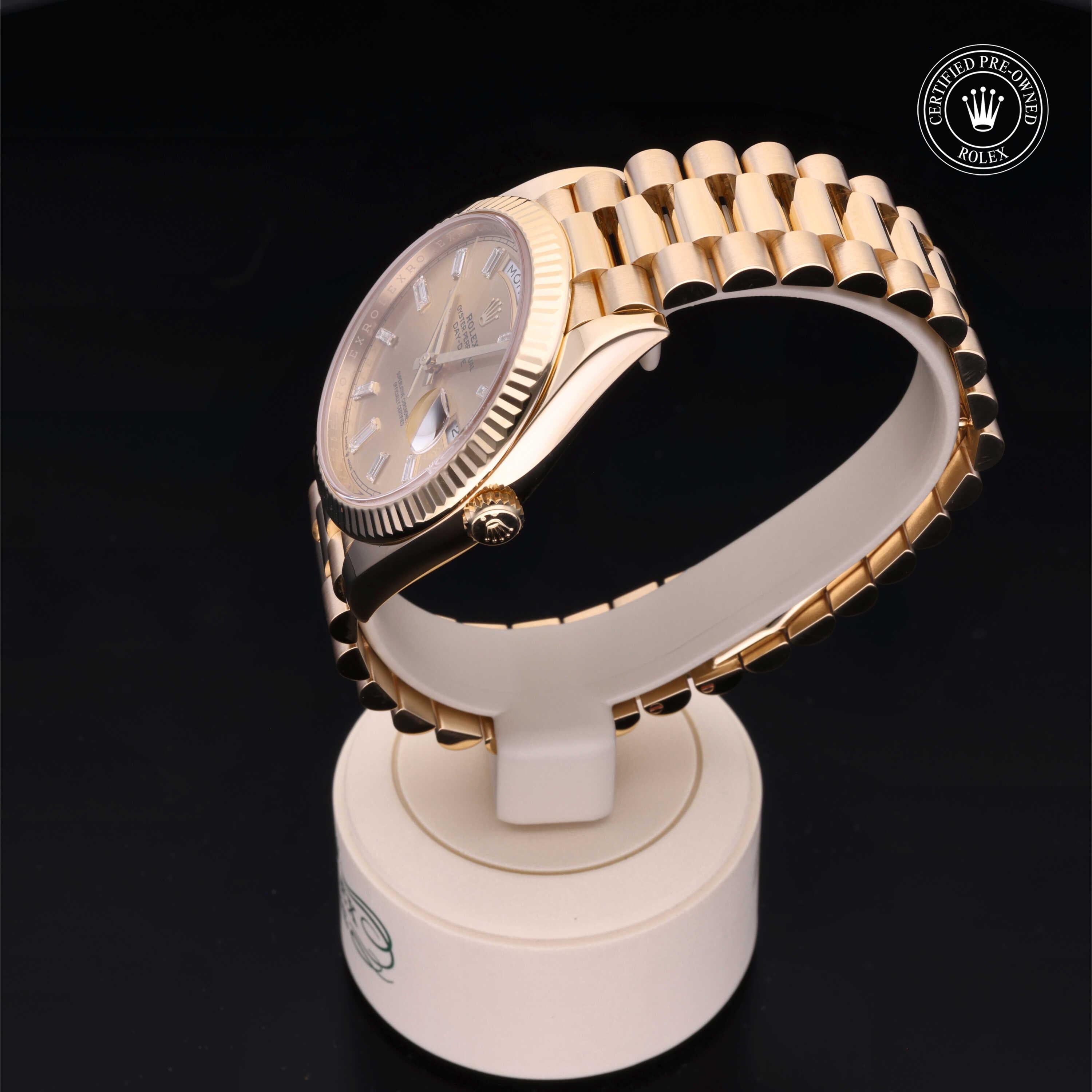 Rolex Day-Date - 360° view