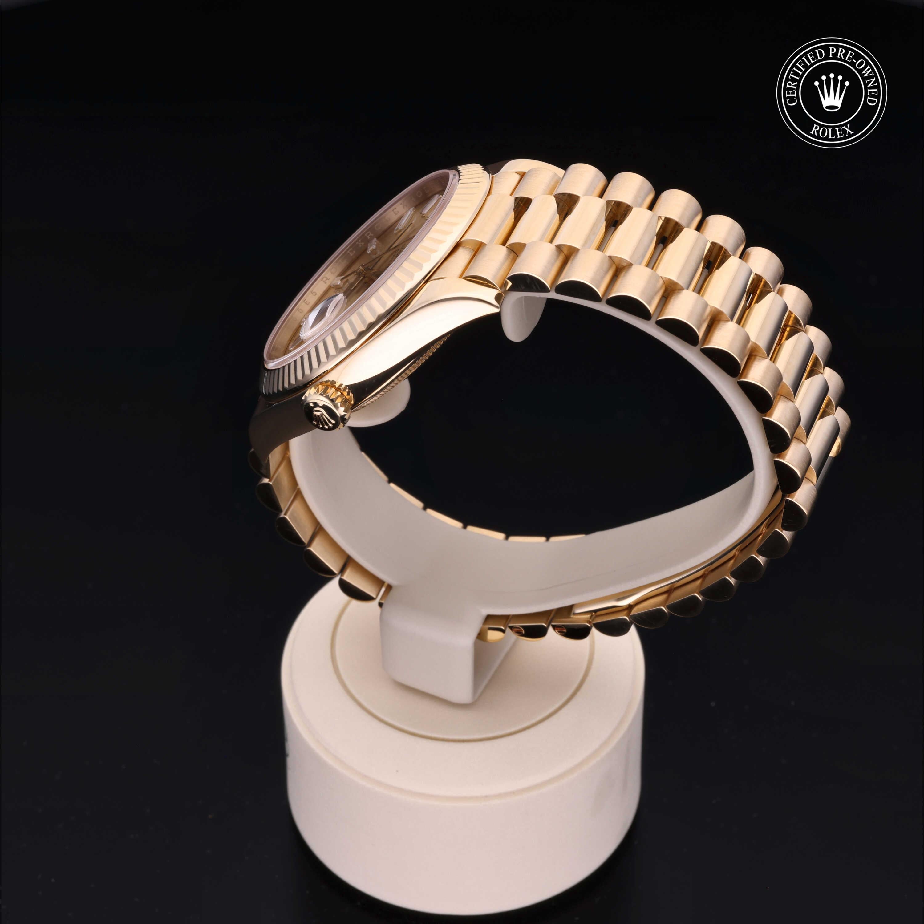 Rolex Day-Date - 360° view