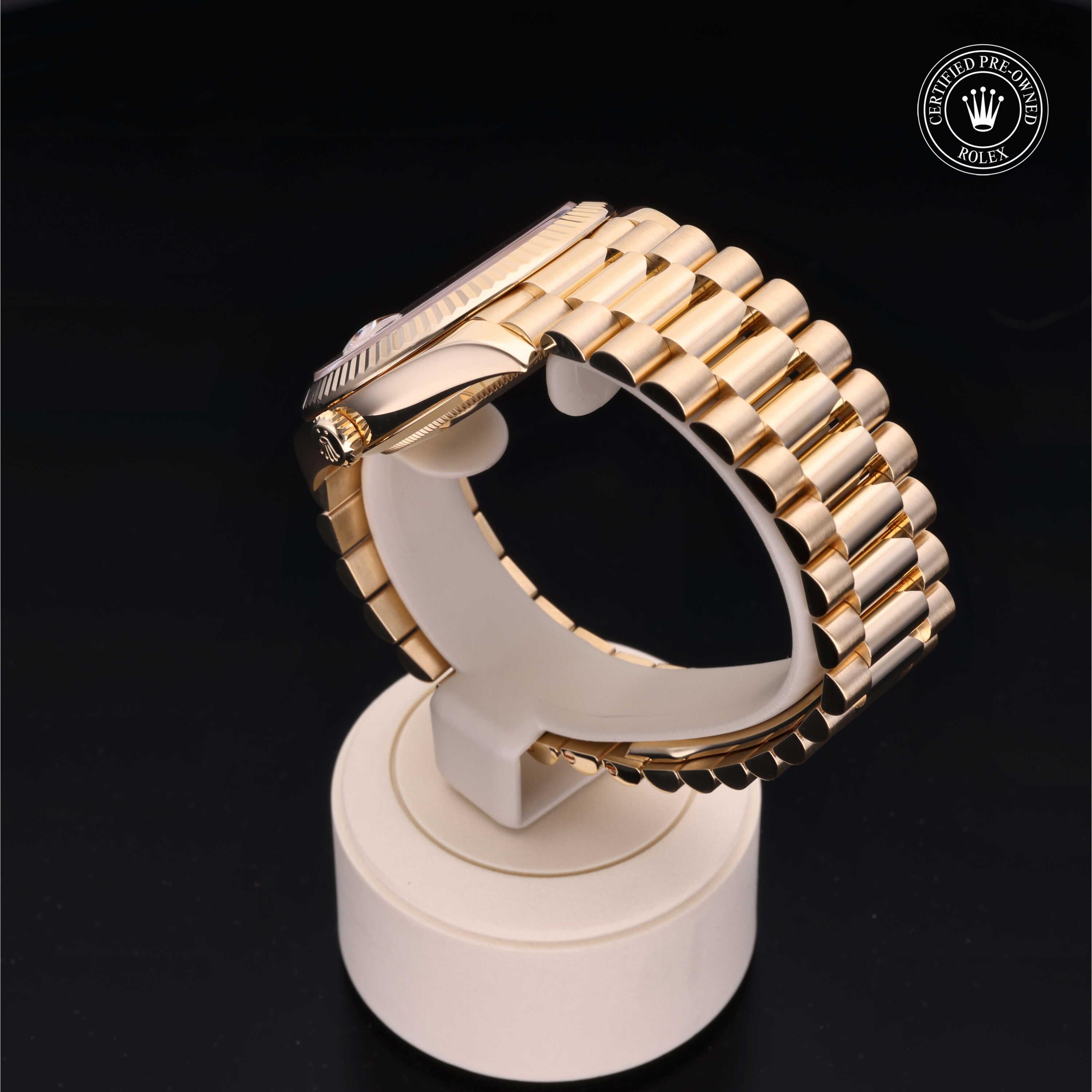 Rolex Day-Date - 360° view