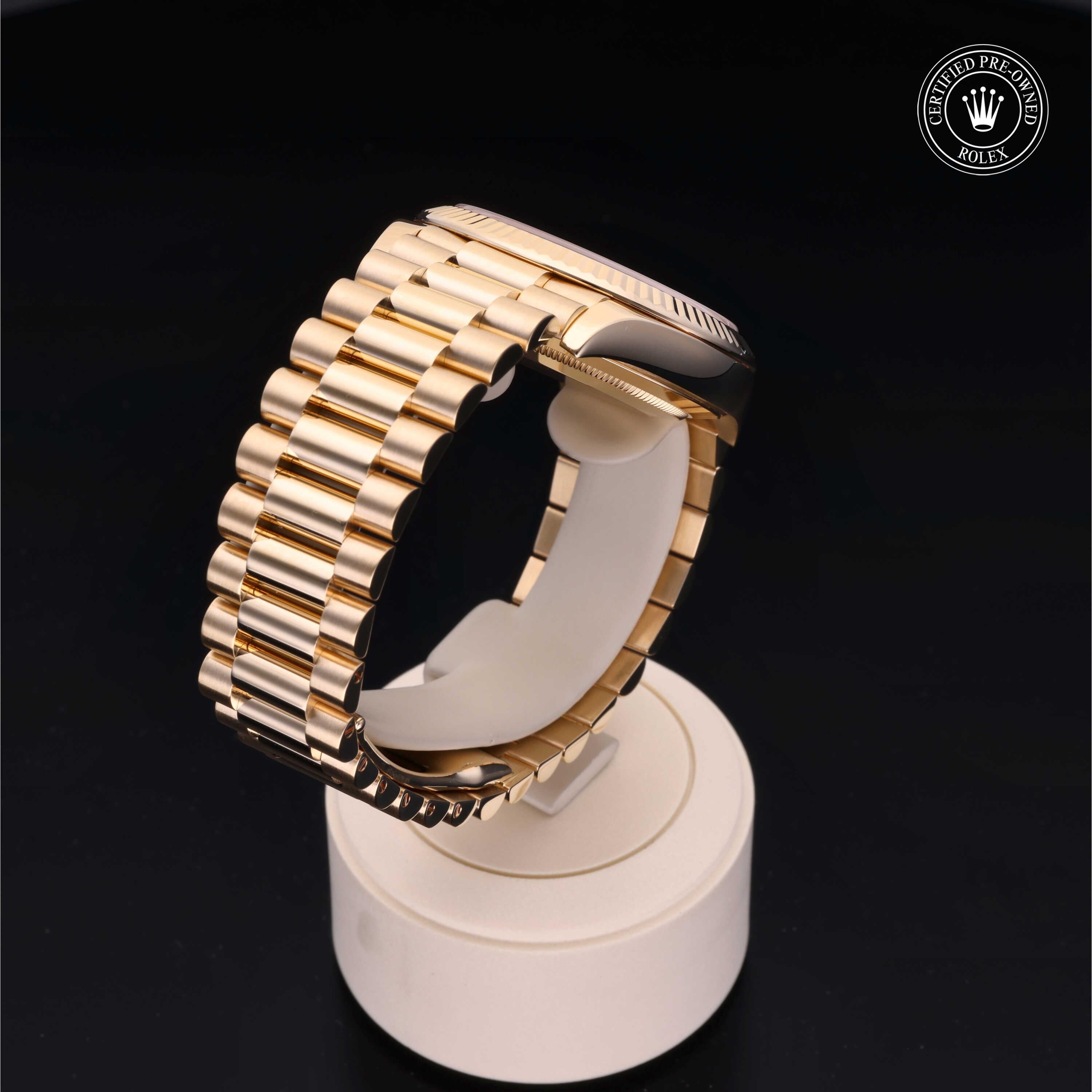 Rolex Day-Date - 360° view
