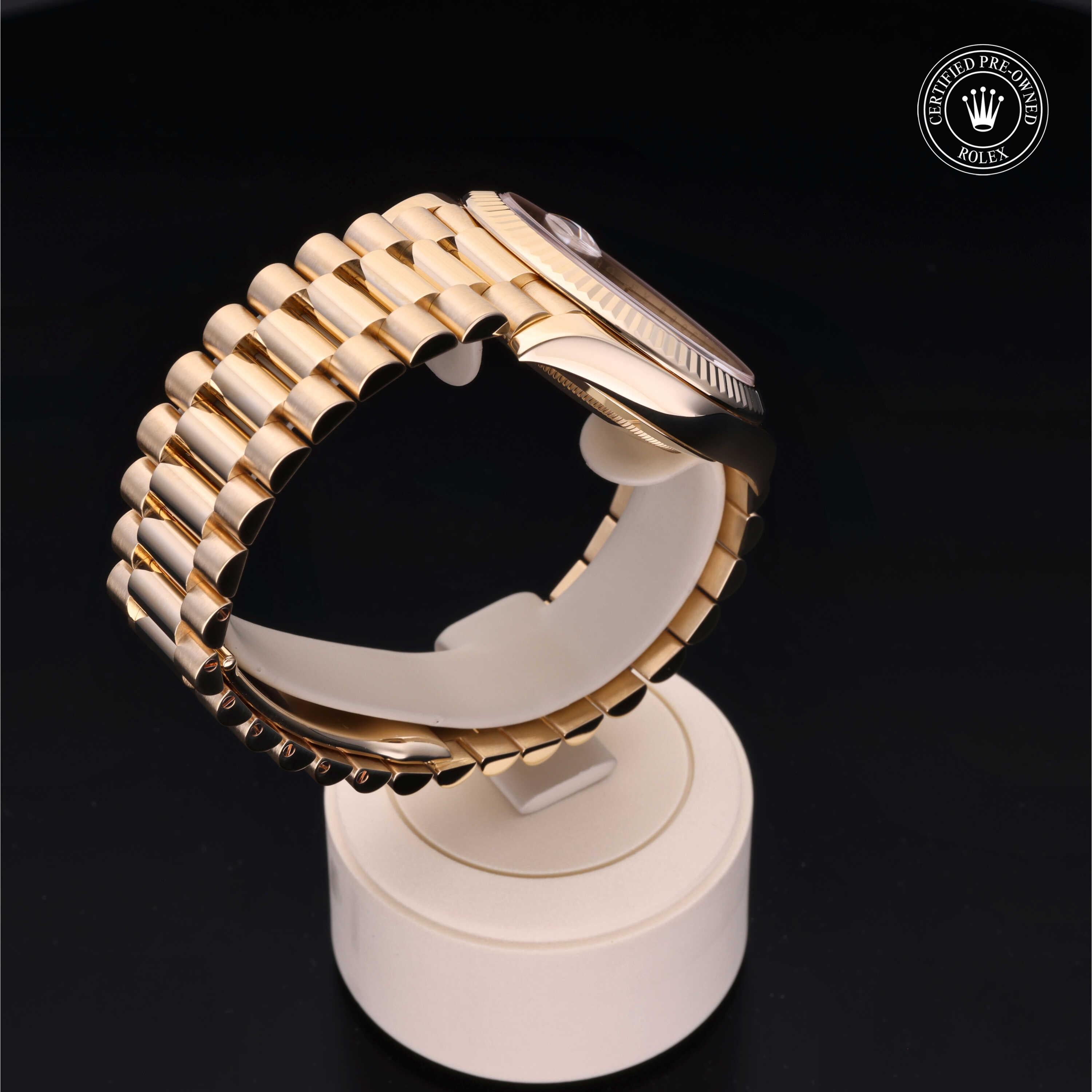 Rolex Day-Date - 360° view
