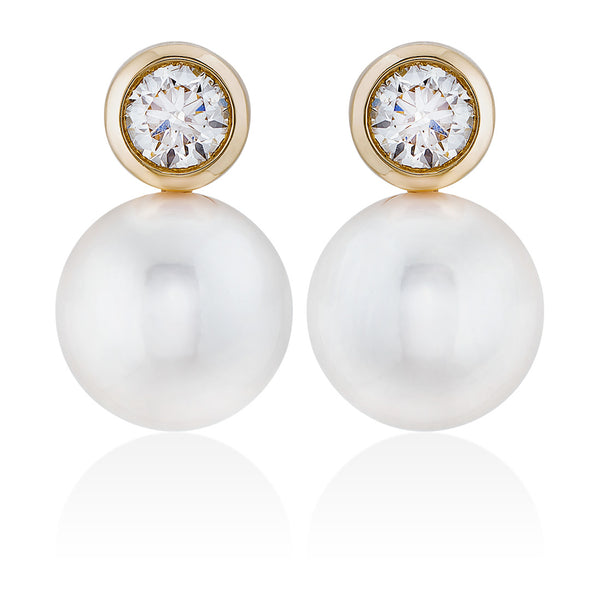 18ct Yellow Gold Akoya Cultured Pearl and Round Brilliant Cut Diamond Stud Earrings